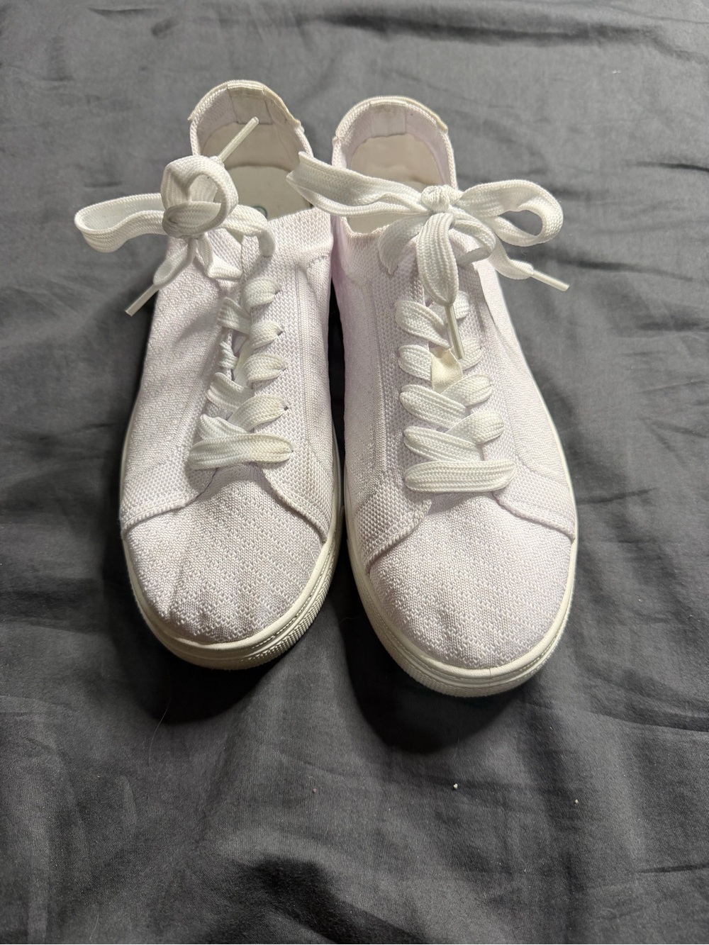 Women’s Casual White Low-Top Lace-Up Sneakers